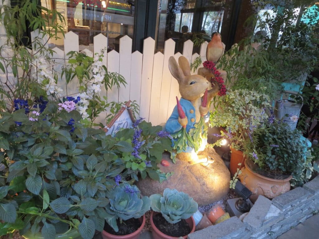 Peter Rabbit Garden Cafe Jiyugaoka